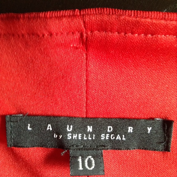 Red Elegant, sensual long dress - Picture 4 of 4